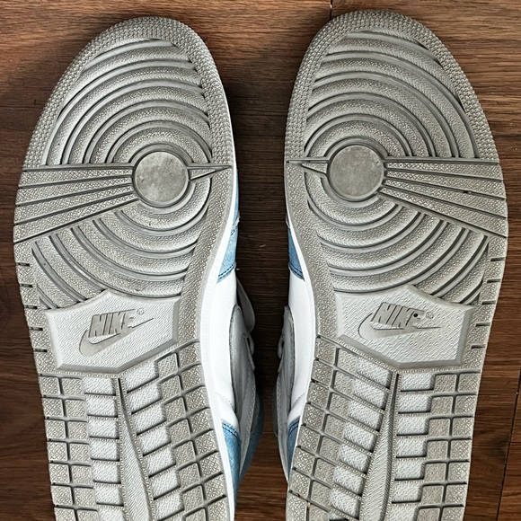 Nike Air Jordan 1 Retro High OG "Hyper Royal". - Picture 5 of 5